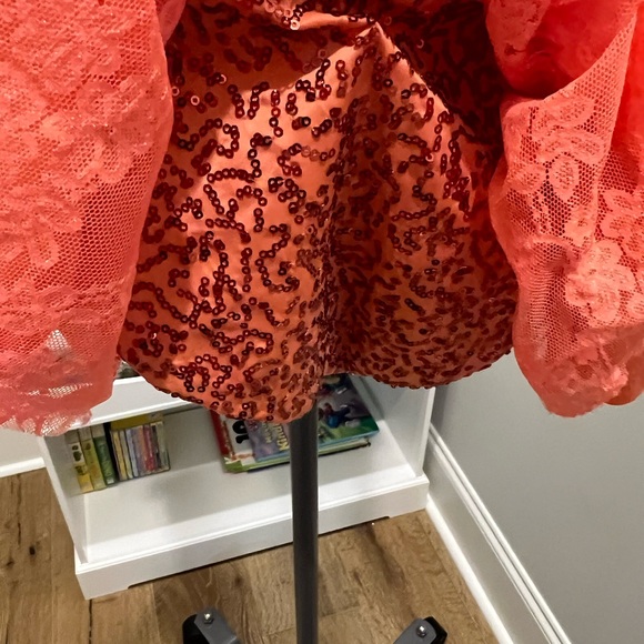 Dance costume - Picture 3 of 5